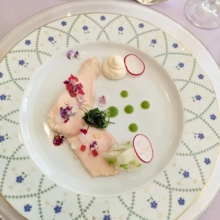 前菜のサーモンです