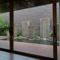 外も見えます。