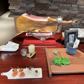 ウェルカムパーティーで出すものまで試食させてシェ会話できた