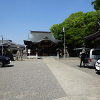 挙式会場の神社　神社の敷地内に車停められます