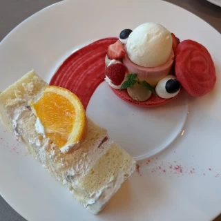 ウエディングケーキとデザート