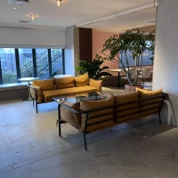 1階のカフェフロアです