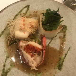 お魚料理です。和風のソースで食べやすい味でした。