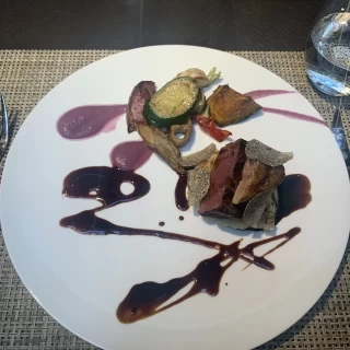 メインのお料理。お肉が柔らかく美味しかったです。