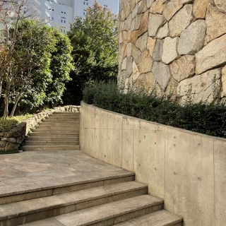 チャペル横の石段