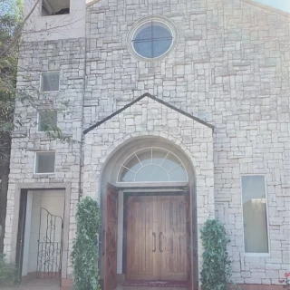 チャペルは独立型です。
