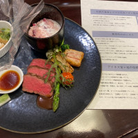 コース料理、メニュー表と共に