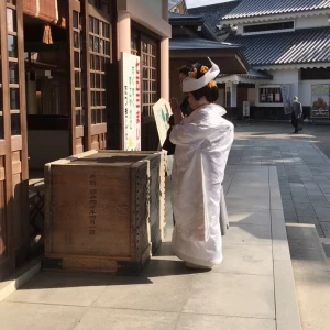 横からみた会場に入る前の写真|601962さんの龍城神社の写真(1333161)