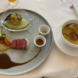 松茸茶碗蒸し
アワビのロースト
牛フィレ肉のロースト