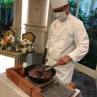 披露宴会場(フォルトゥナ)での肉焼演出