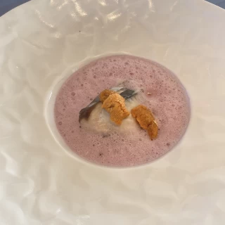 お魚料理！紫芋が優しいお味で、見た目も可愛い