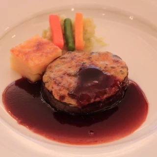 メインの肉料理