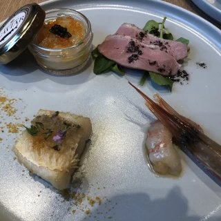 ブライダルフェアの婚礼料理の試食です。