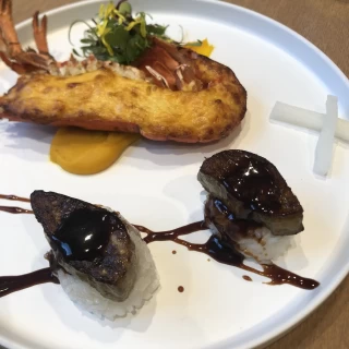 ブライダルフェアの婚礼料理の試食です。