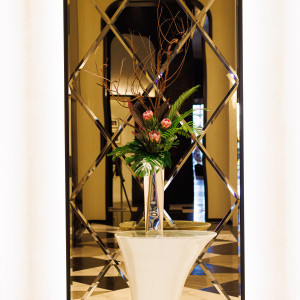 エレベーター前装花、撮影に最適|602403さんのTHE KAHALA HOTEL & RESORT YOKOHAMA （カハラホテル＆リゾート横浜）の写真(1763256)