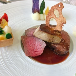 ブライダルフェアでおいしい料理を試食できました。