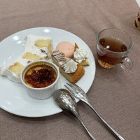 ウェディングケーキとデザートビュッフェ