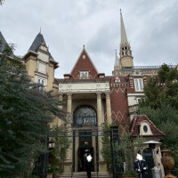 お城のような外観