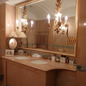 ブライズルームのとなりにあるかわいいピンクのバスルームです。|602916さんのオーベルジュ・ド・リル トーキョー(ひらまつウエディング)の写真(1340153)