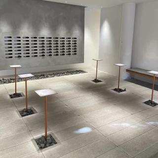 受付にはゲストへの手紙、そして2人の想い出の品の展示