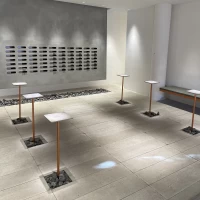 受付にはゲストへの手紙、そして2人の想い出の品の展示
