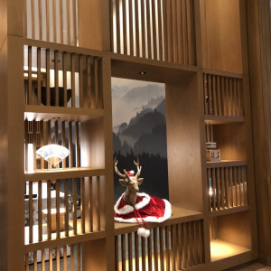 お茶碗やセンス等奈良にちなんだものが飾られていました|603569さんのJWマリオットホテル奈良の写真(1351325)