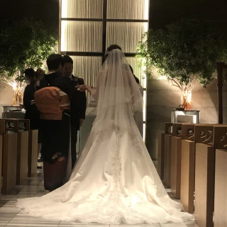 新婦入場　天井しまっててムーディな感じ