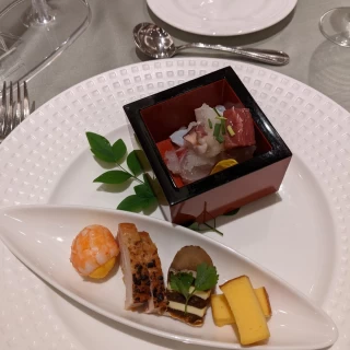 前菜。1つ1つ素材の良さが出て美味しいです。