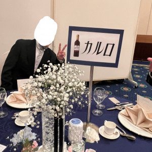 ゲストテーブル装花とテーブルナンバー|604019さんのプレミアホテル-TSUBAKI-札幌(旧RENAISSANCE SAPPORO HOTEL）の写真(1601970)