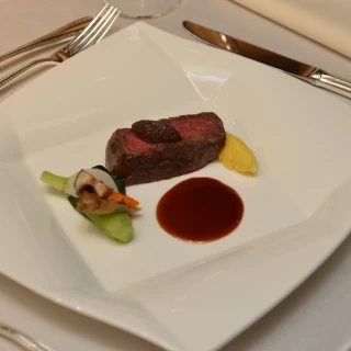 メインのお肉。