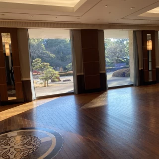 会場
