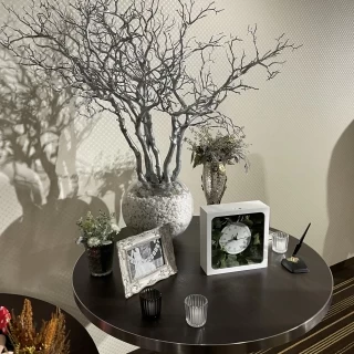 入り口の前の装飾です
