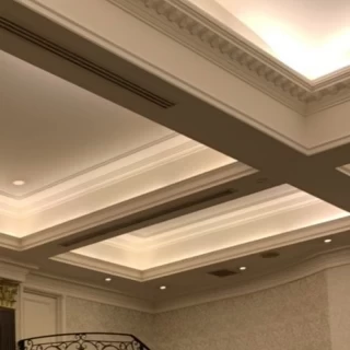 階段からの登場が綺麗でした