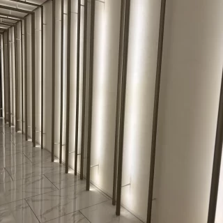 チャペルの外で、照明が美しかったです