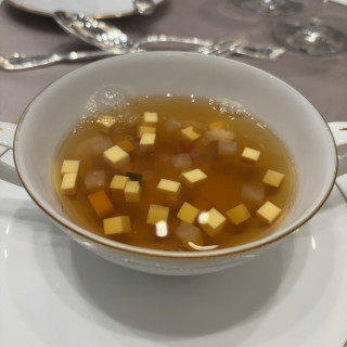 東京會舘伝統のダブルコンソメスープがとても美味しかったです