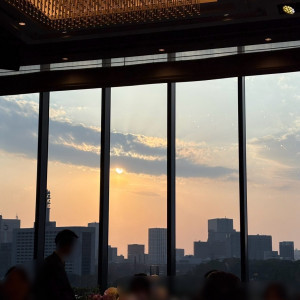 披露宴会場から見えた夕陽です|604660さんの東京會舘の写真(2412915)