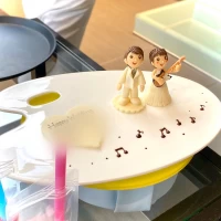 新郎新婦を模した可愛いマジパン