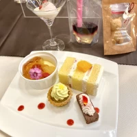 デザート〜季節の果実と各種デザート〜