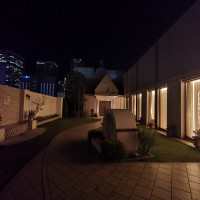 ガーデンが付いており夜は梅田のの夜景の一部を楽しめる