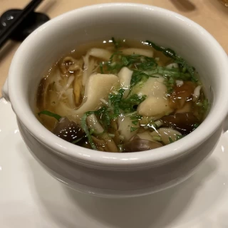 食べたことない茶碗蒸しで、おしゃれで美味しかったです。