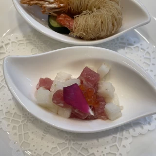 最初の料理は食べやすくて美味しかったです。