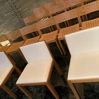 家族席のみ椅子が異なります