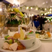 ビュッフェ形式での料理