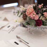 テーブルのお花は、高さや色味など相談できます