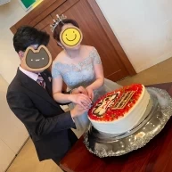 よくあるファーストバイトでなく、だるまケーキに目を入れました