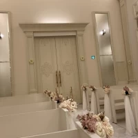扉が大きい。