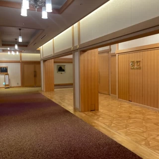 会場出てすぐの廊下