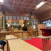 まだ新しく新築の匂いがする神前式会場