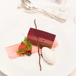 デザート 好評だったチョコとカシスのムースケーキ