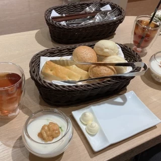 パンは特に人気でした